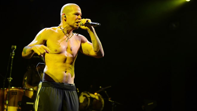 CALLE 13 WEEKEND.jpg